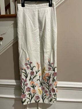 ANTONIO MELANI White Linen-Look Pencil Skirt with Pastel Floral Embroidery